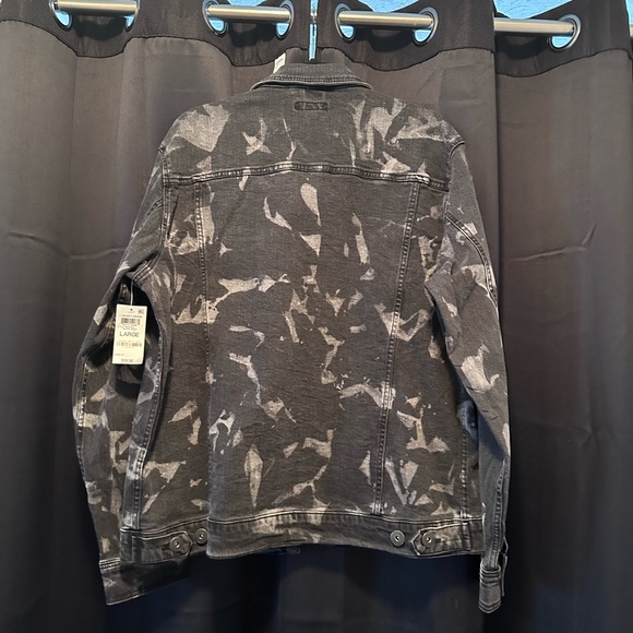 Men’s Jean Jacket - Picture 2 of 4